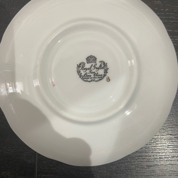 Royal Grafton fine bone china cup and saucer - Picture 5 of 5